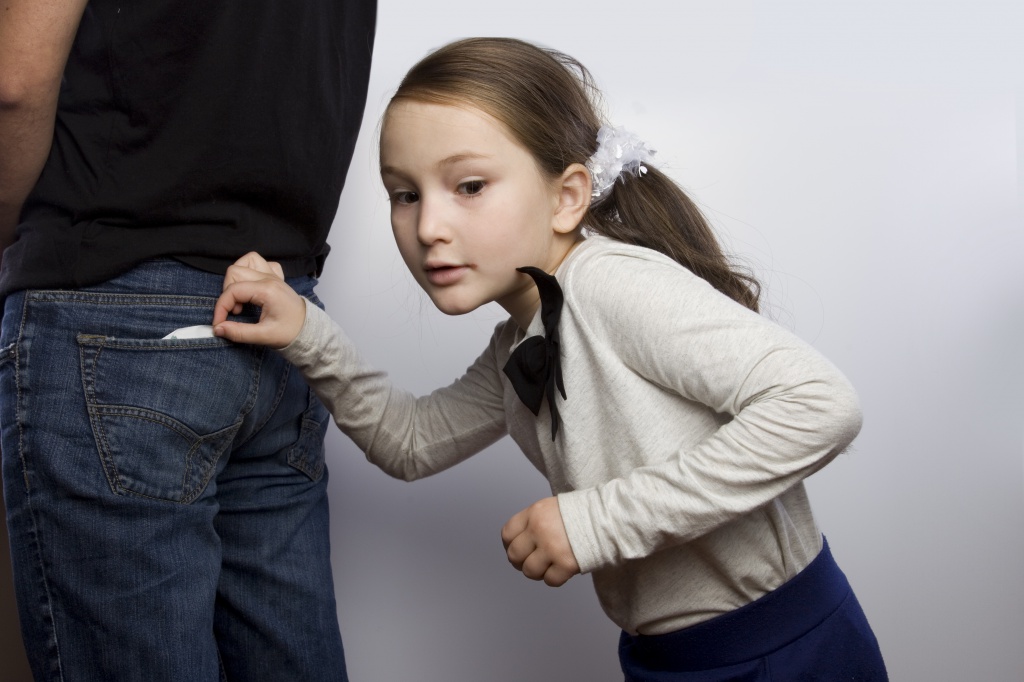 Вредные привычки приёмных детей: гены или особенности воспитания?
