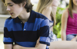 Подростковая застенчивость: как научиться любить себя?