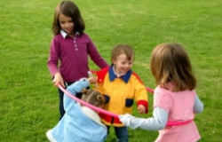 Во что играть с детьми летом: рекомендации психолога