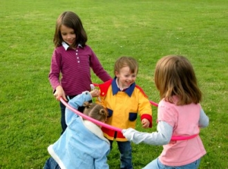 Во что играть с детьми летом: рекомендации психолога