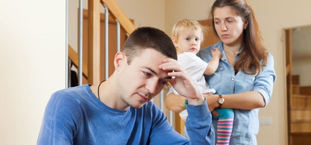 Приемный ребенок выделяет одного из родителей: как быть? Приемный ребенок выделяет одного из родителей: как быть?