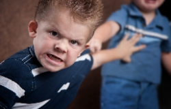 Детская агрессия: причины и советы родителям