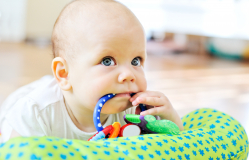 Развивающие игры с детьми: рекомендации родителям детей 2-3 месяцев